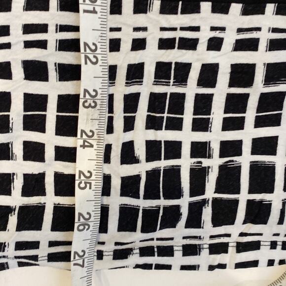 Chico’s Plaid Black & White Color Block Hem Tunic Top EUC Sz 16 Stretchy Rayon - Picture 11 of 13